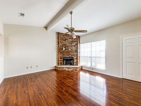 853-w-wintergreen-rd-lancaster-tx-75134-High-Res-4_06062023