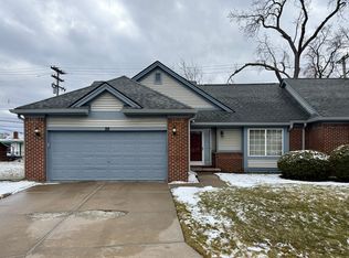 20 Scottsdale Pl #11, Dearborn, MI 48124
