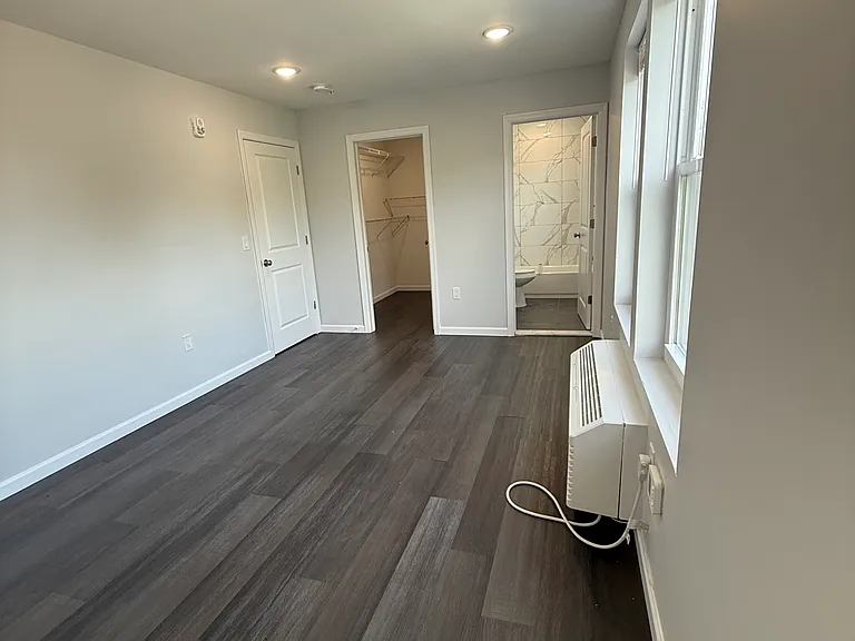 207 Redwood Ave #301 — Photo 20