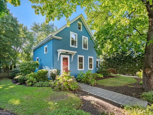 36 Meadow St, Framingham, MA 01701