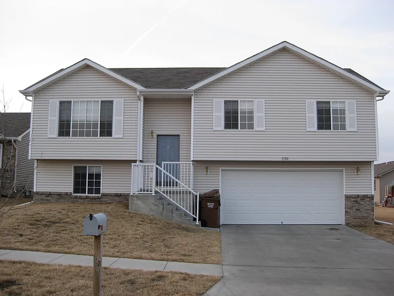 1621 Blackhawk Cir — Photo 1