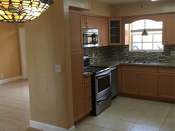 5th image of 601 NW 65th Terrace