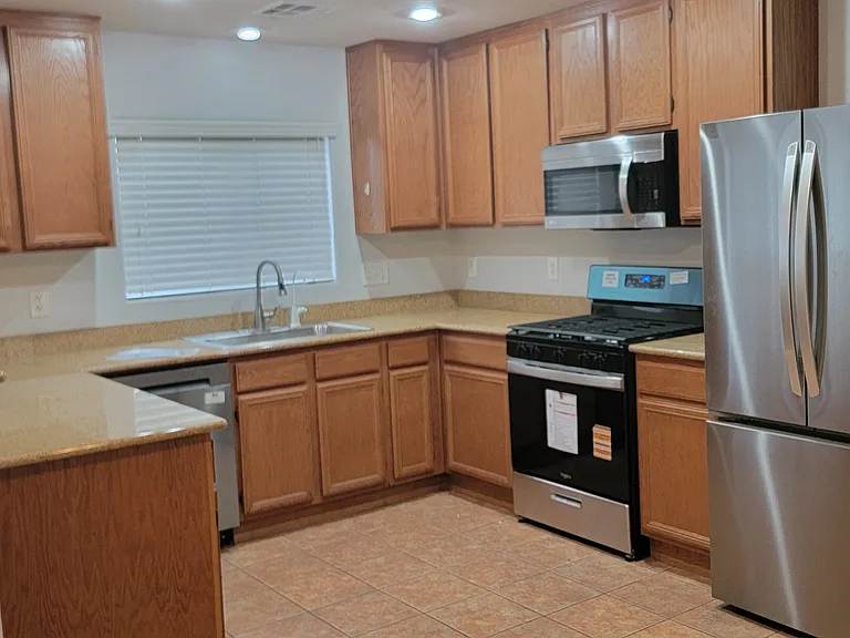 8211 Time Machine Ave — Photo 4