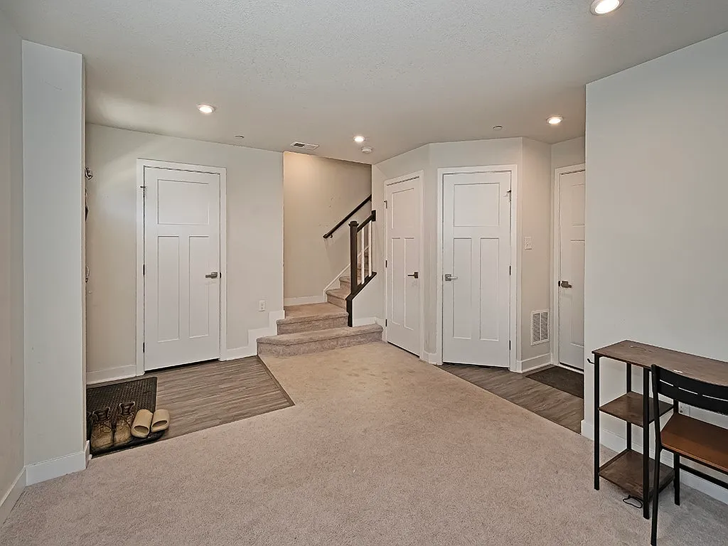 3 bed, 2.5 bath, $2,800 — Photo 2