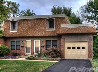 2320 Charlemagne Dr, Maryland Heights, MO