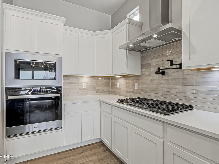 3740 Model Ln — Photo 7