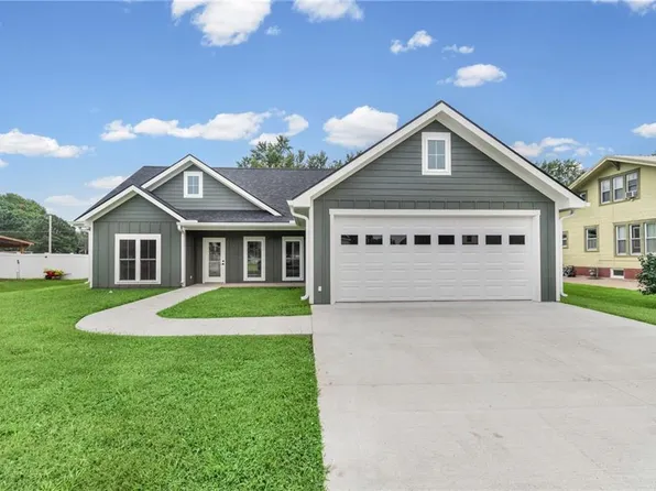 102 E 4th St, Norborne, MO 64668