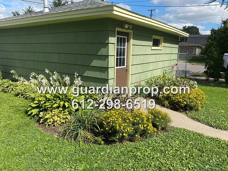 983 Edmund Ave — Photo 23