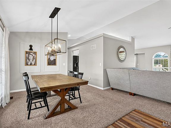 4th image of 5 Glen Forest Ct