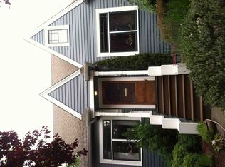 8046 19th Ave NE, Seattle, WA 98115