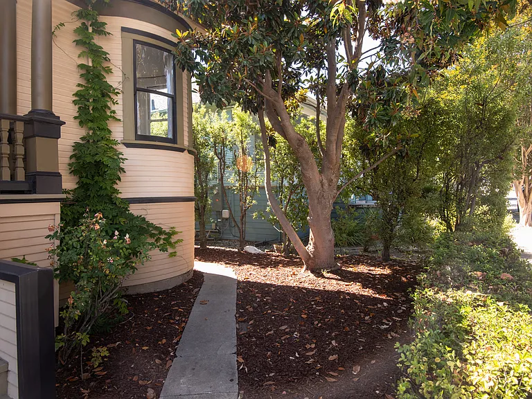 145 Myrtle St — Photo 3