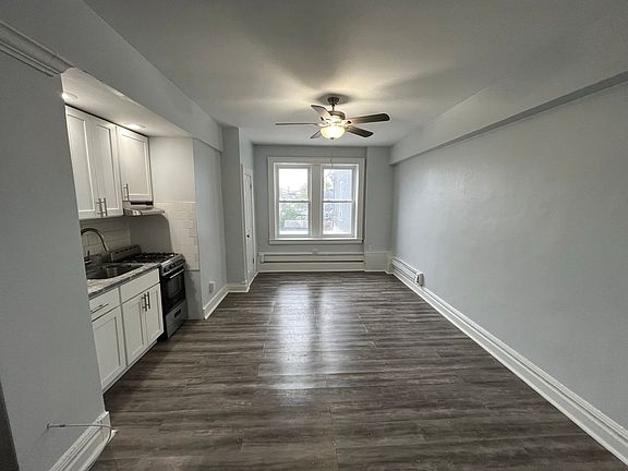 5th image of 201 Lareine Ave APT 208