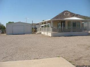 695 W Granada Dr, Quartzsite, AZ 85346