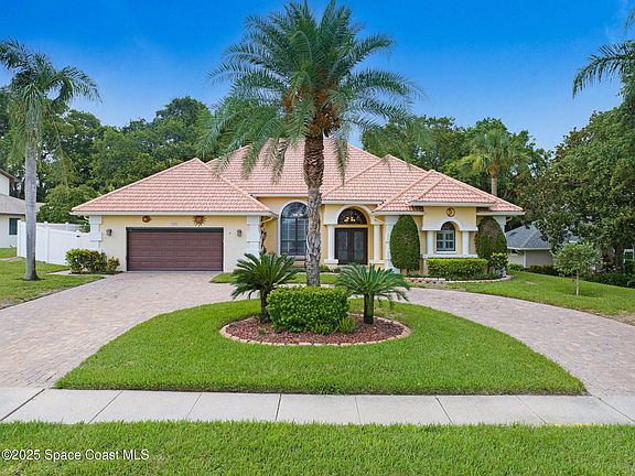 2nd image of 3870 Oakhill Dr