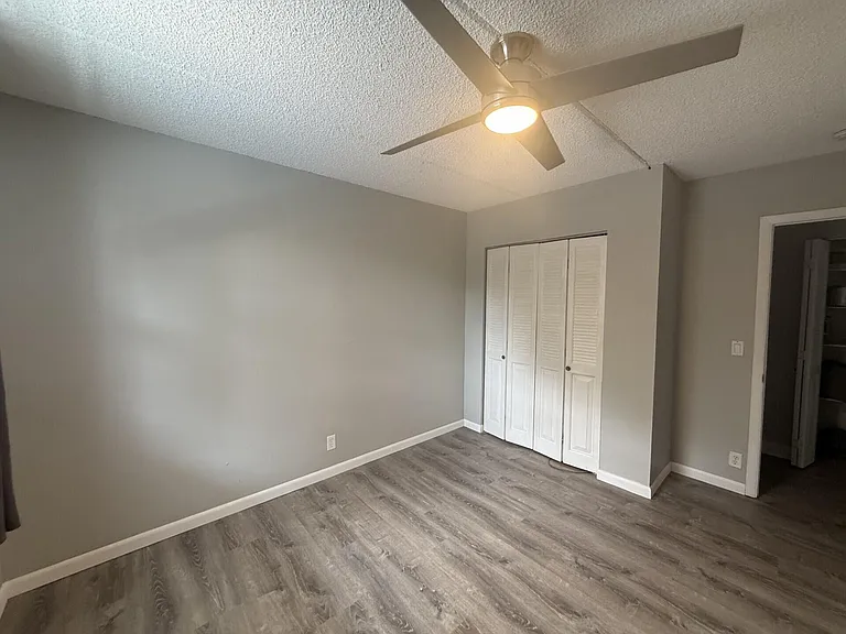 3211 SW 44th St #215 — Photo 8