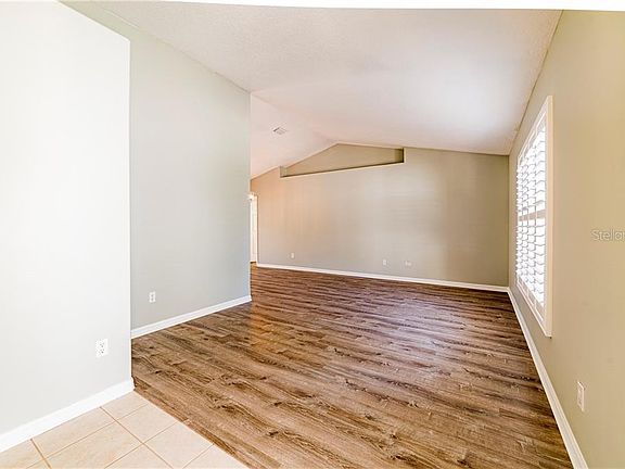 4th image of 39204 Tacoma Dr