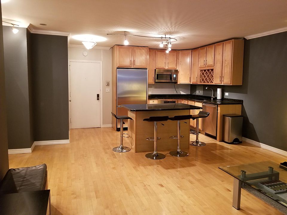 1st image of 129 E Bellevue Pl APT 1903