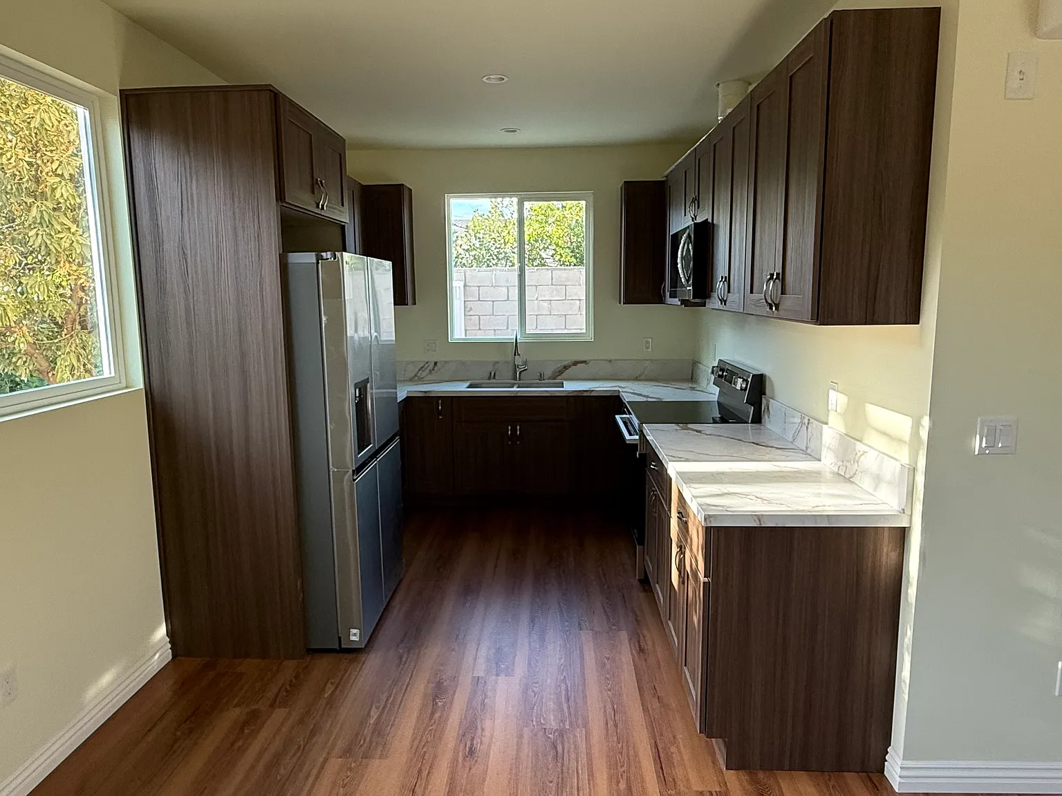 3 bed, 1200 sqft, $3,800 — Photo 1