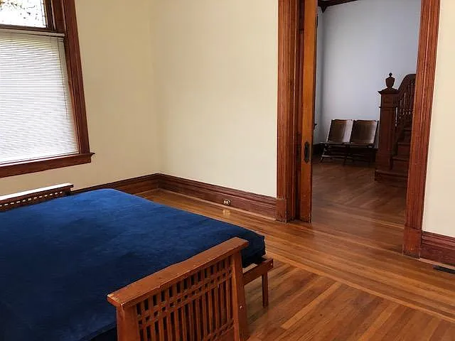 4404 Franklin Ave — Photo 9
