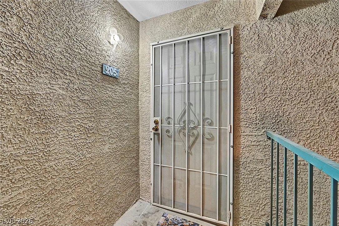 2 bed, 2.0 bath, 965 sqft, $1,450 — Photo 3