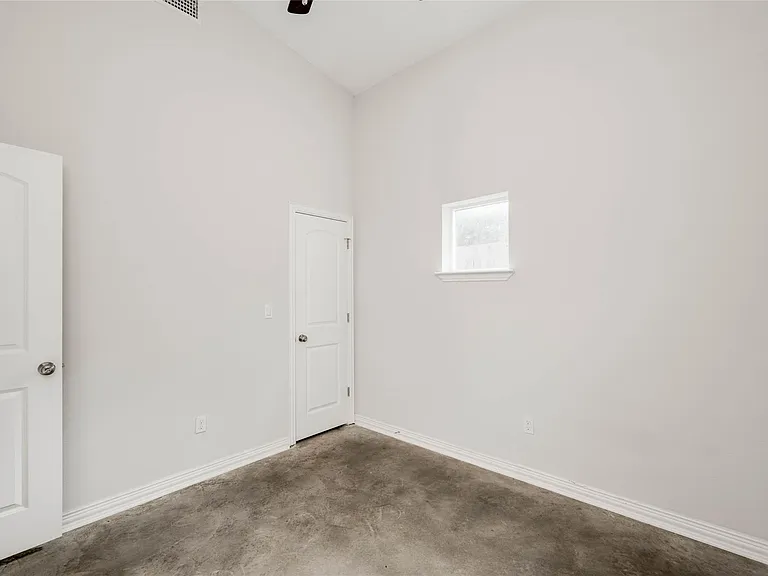 811 Gunter St #B — Photo 16