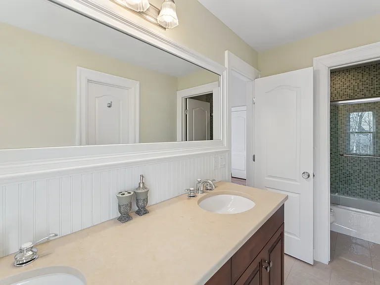 11 Arbutus Rd — Photo 16