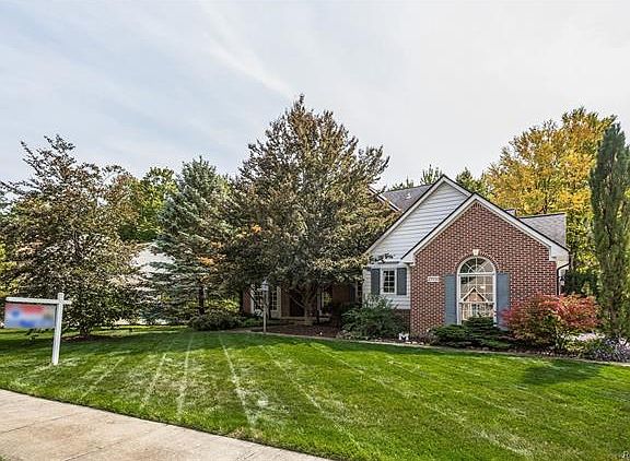 5th image of 25530 Arcadia Dr