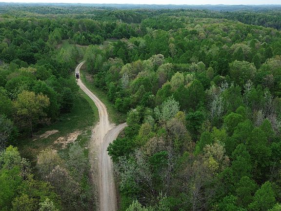 2nd image of 1271A Tunnel Ridge Rd