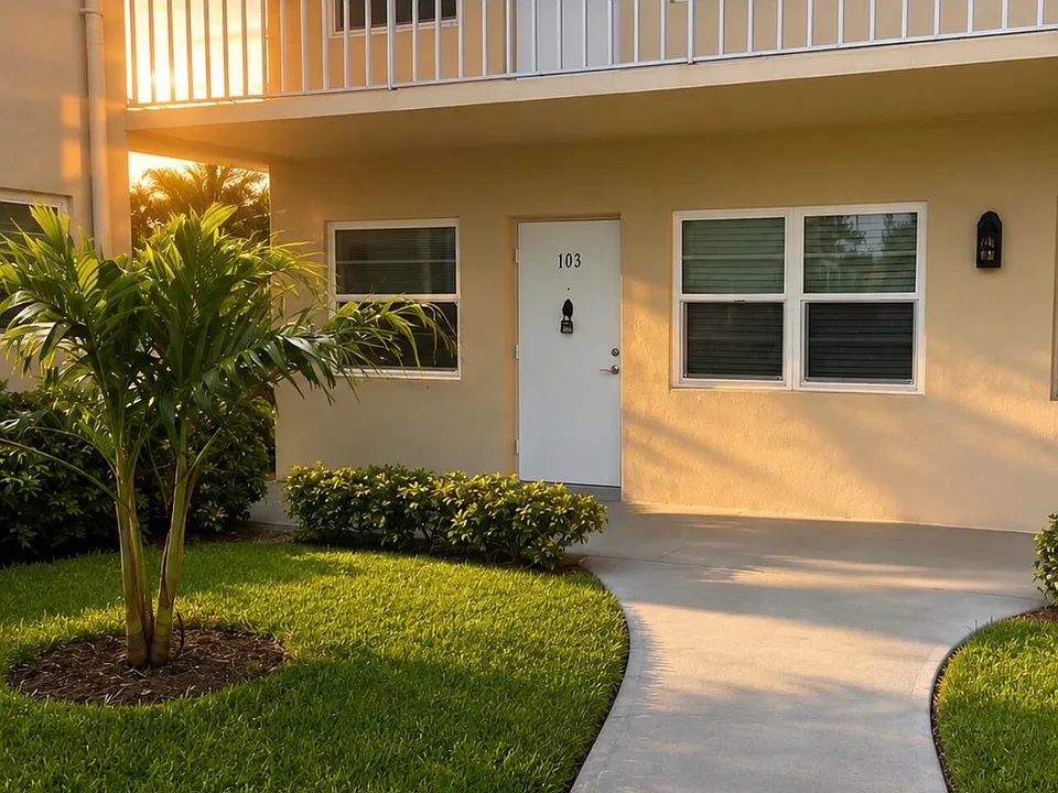 12 Vista Palm Ln