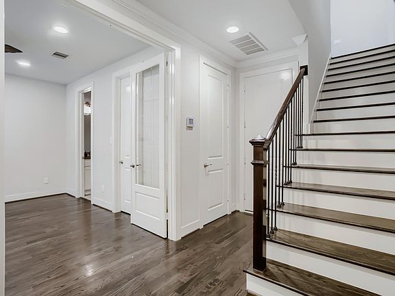 4th image of 2723 Kennedy St