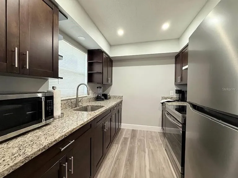 332 Avenue D SE — Photo 5