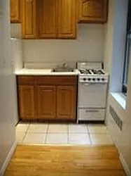 Rented by Robyn Lee, LREB