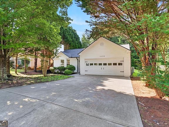 3rd image of 2558 Candlewood Way