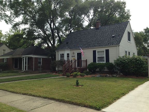 3rd image of 2343 Cummings Ave