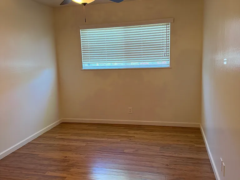 1484 E Sample Ave — Photo 8
