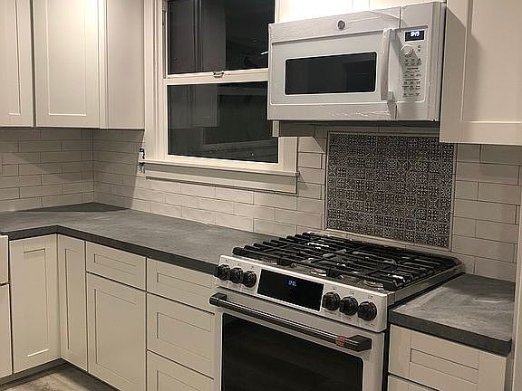 4th image of 20285 Alder Rd