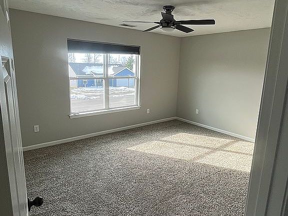 5th image of 400 W Garfield Ave
