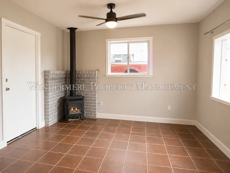 601 Hull Ave — Photo 7