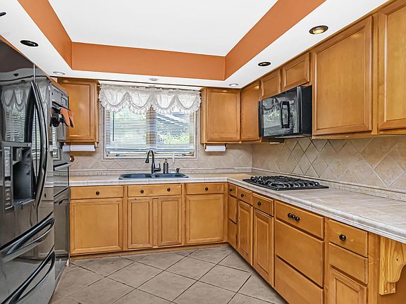 5th image of 8505 Teakwood Ct