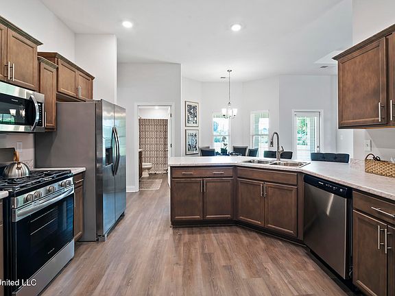 5th image of 4147 W Olivia Cir