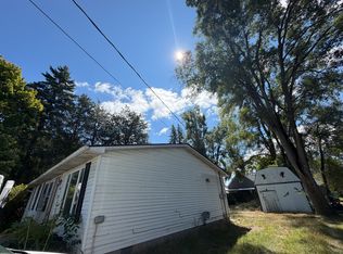 829 Brady St, Chesaning, MI 48616
