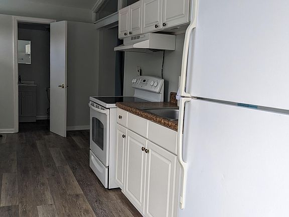 3rd image of 2573 NE Palm Ave #B