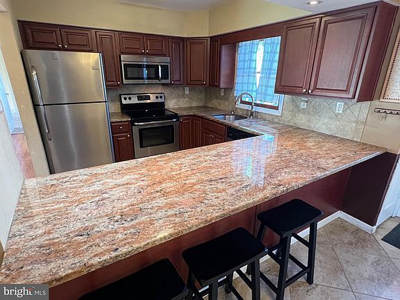 2nd image of 47 Neptune Ln