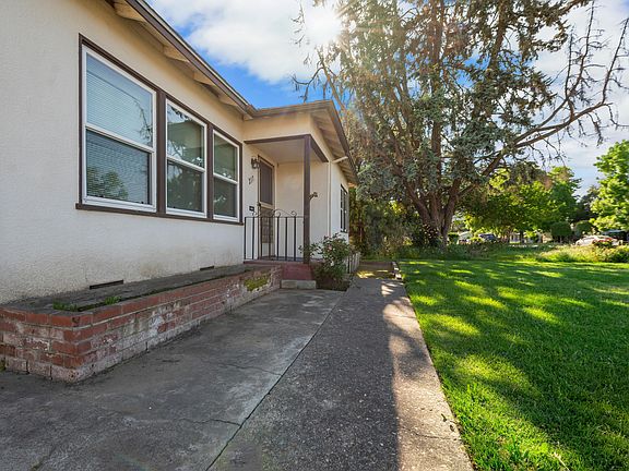 3rd image of 217 W Feemster Avenue