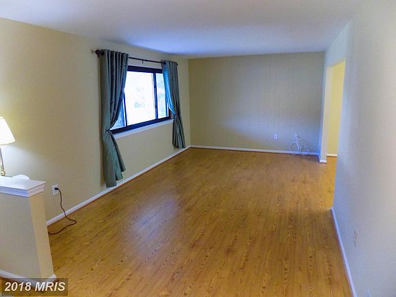 3rd image of 4988 Swinton Dr