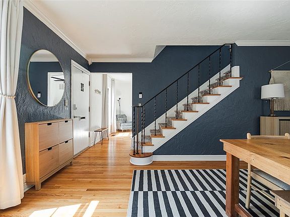 5th image of 609 NW 37th St