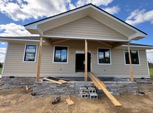 40 Smokey Clark Rd, Trenton, GA 30752