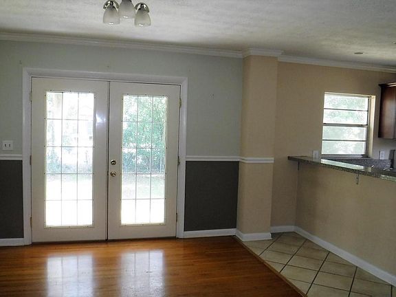 4th image of 1837 Grove Park Dr
