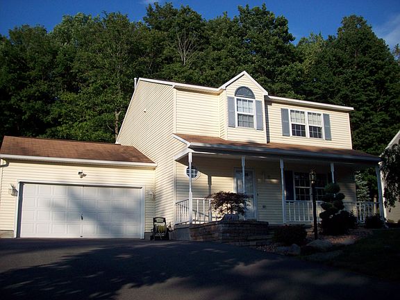 2nd image of 9 Kinderwood Dr