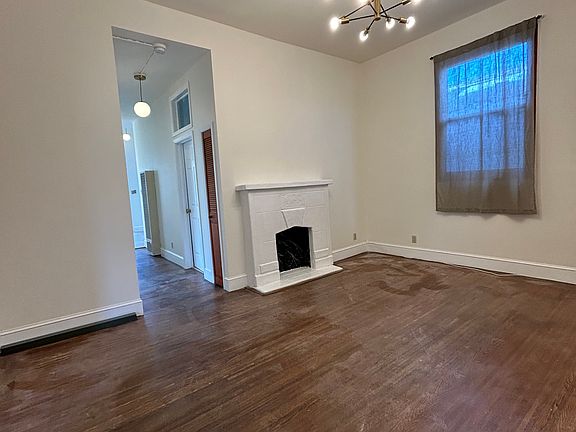 2nd image of 409 Lyon St #409B
